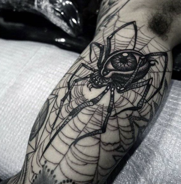 Desain sarang laba-laba realistis